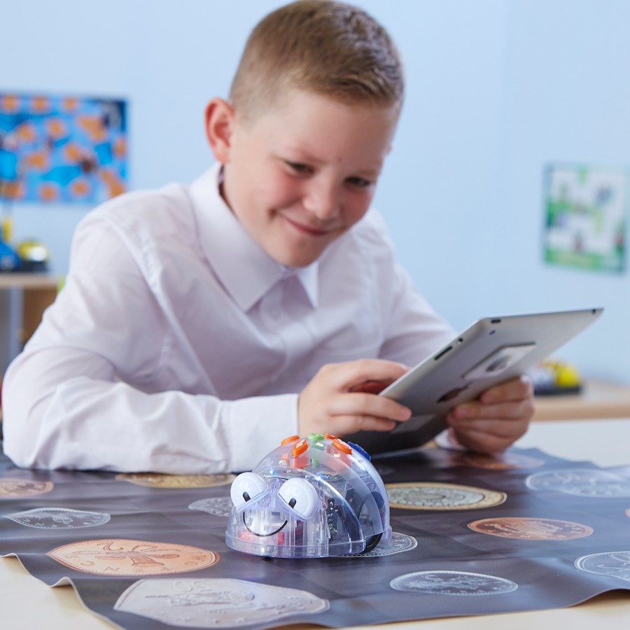 Představení Blue-Bot bluetooth beruška